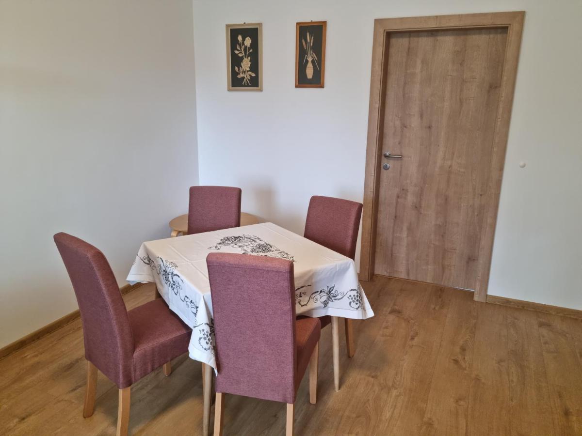 Apartment Nh12 Bratislava Exterior photo